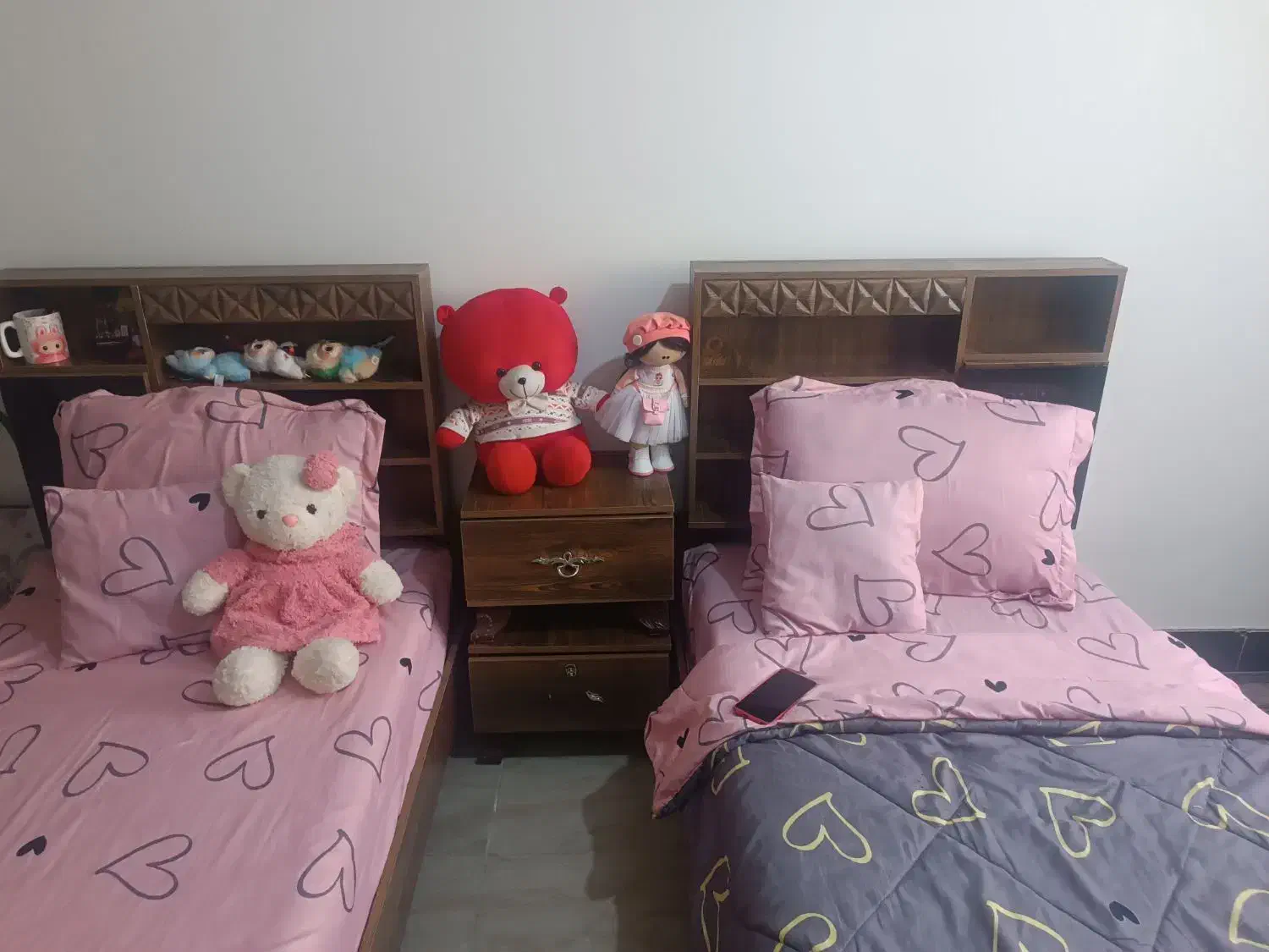 دو عدد تخت تک نفره ۲۵۰۰ بدون تشک|تخت و سرویس خواب|نسیم‌شهر, |دیوار