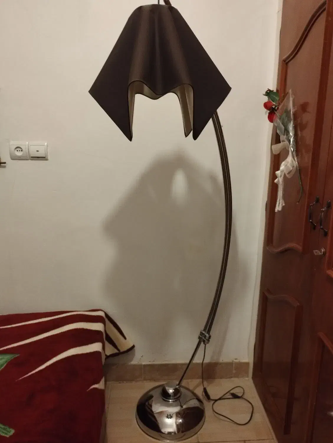 آباژور قهوه‌ای|کلکسیون اشیاء عتیقه|بروجرد, |دیوار