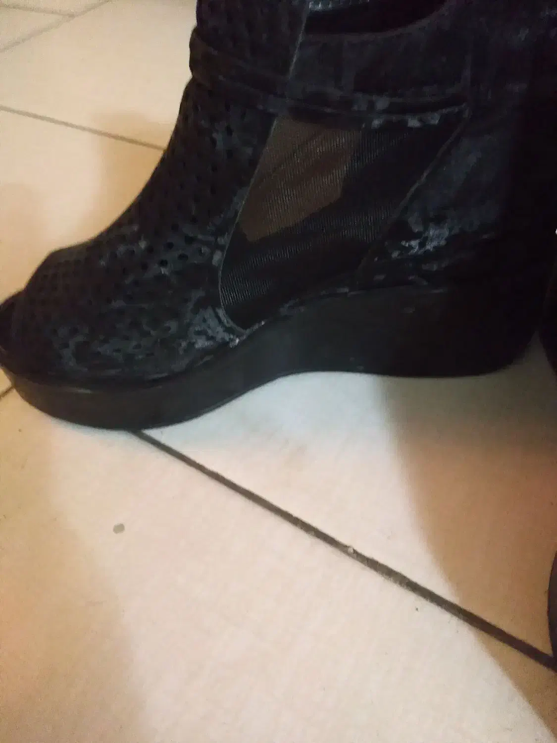 کفش بهاره|کیف، کفش، کمربند|سمنان, |دیوار