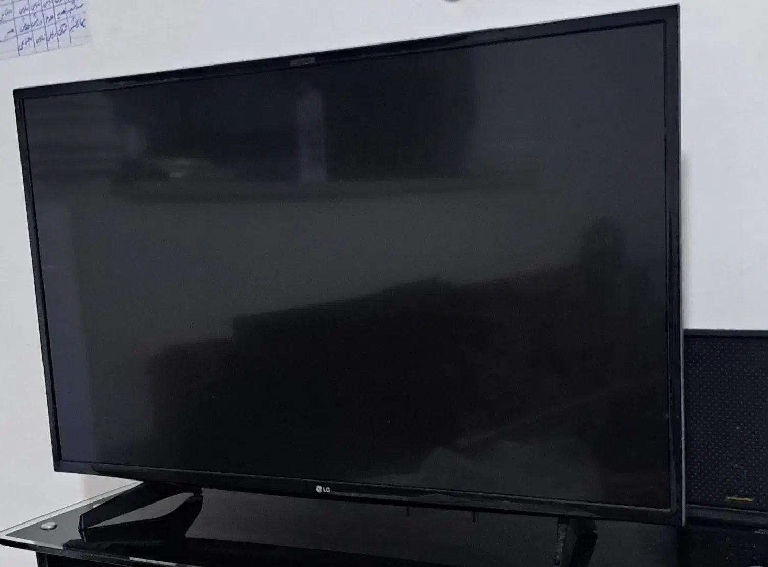 تلویزیون ال سی دی ۴۶اینچ ال جی درحد نو|تلویزیون و پروژکتور|آستارا, |دیوار