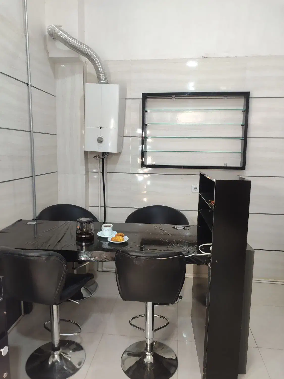 به دو ناخن کار برای سالن زیبایی نیازمندیم|استخدام درمانی، زیبایی، بهداشتی|سبزوار, شهرک اندیشه|دیوار