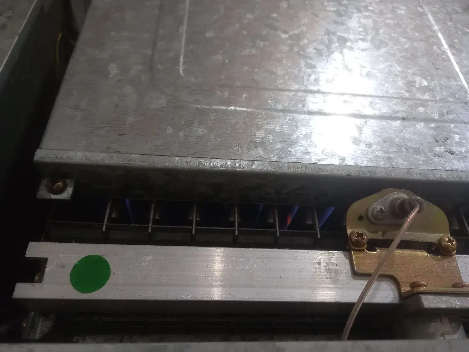 نصب و تعمیرات انواع پکیج و رادیات|آبگرمکن، پکیج، شوفاژ|رشت, بلوار گیلان|دیوار