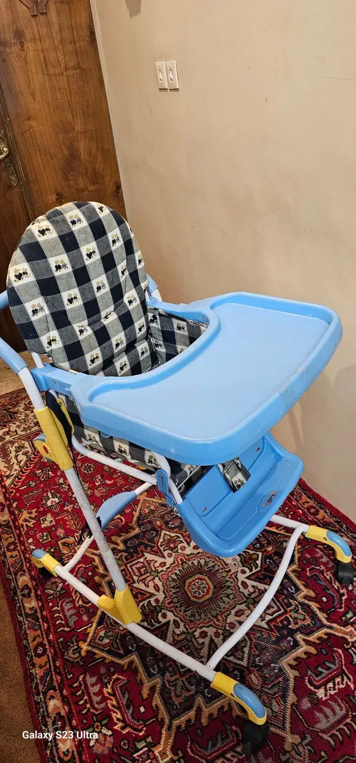 صندلی مخصوص کودک|تخت و صندلی بچه|ارومیه, |دیوار