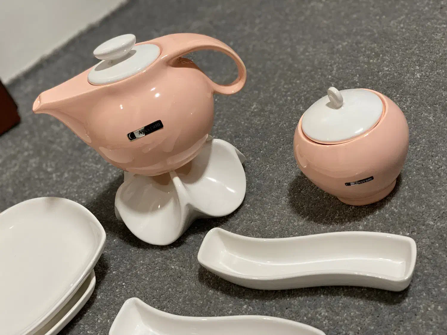 ست صبحونه خوری برند ayceram|ظروف سرو و پذیرایی|رشت, کوی یخ|دیوار