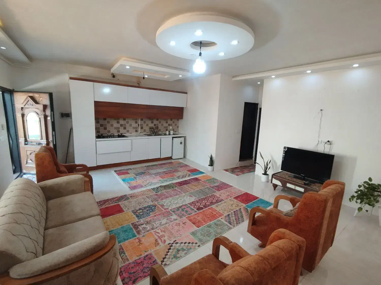 اجاره روزانه خانه.آپارتمان.سوییت.ویلا|اجارهٔ کوتاه‌مدت آپارتمان و سوئیت|بندر انزلی, جفرود پایین|دیوار