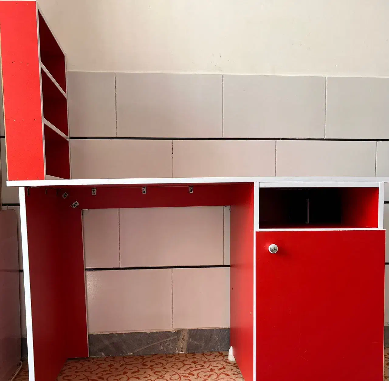 فروش دو عدد میز|میز تحریر و کامپیوتر|اقلید, |دیوار