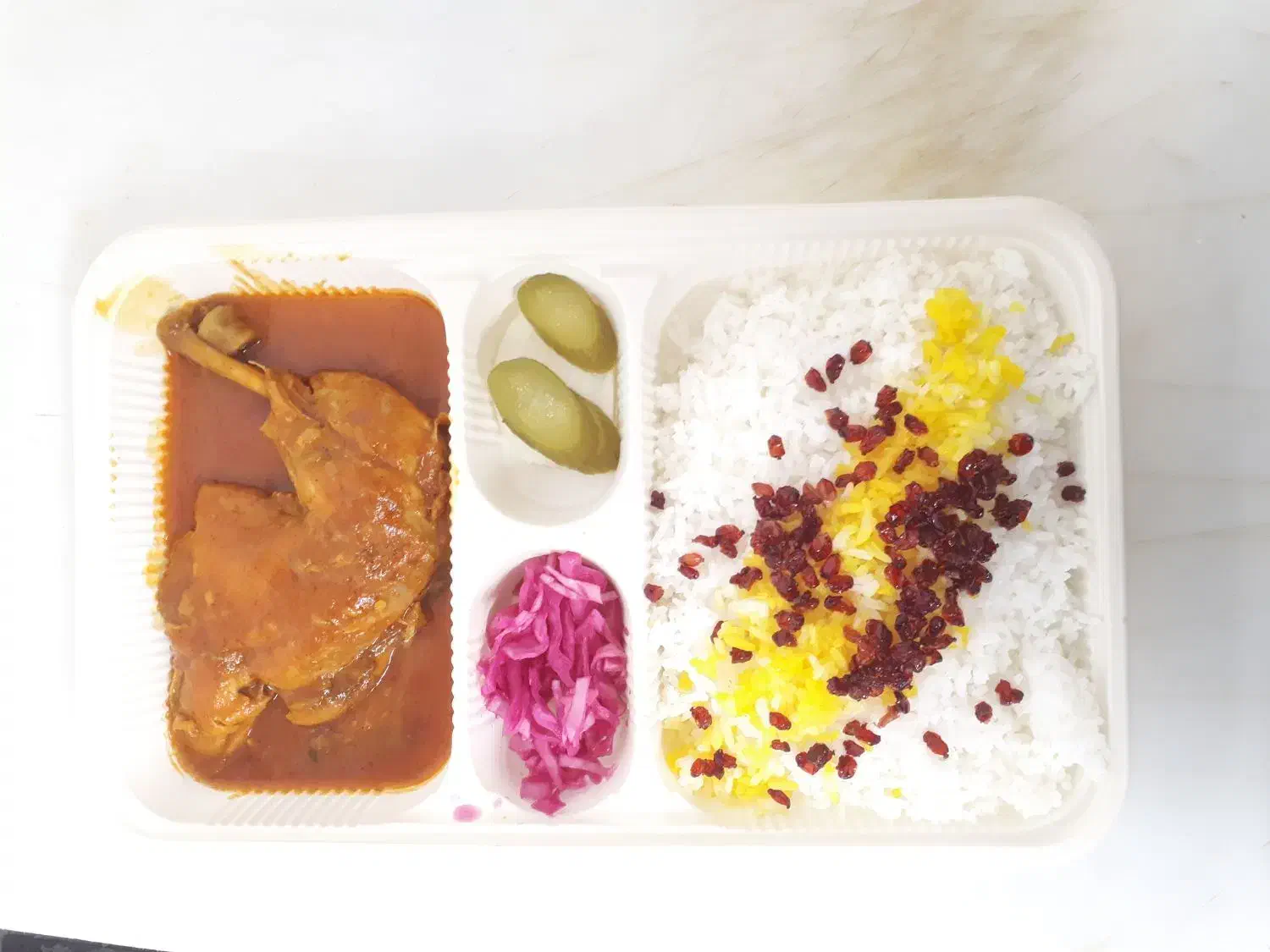 نیرو اشپز خونه شیفت شب و صبح|استخدام خدمات فروشگاه و رستوران|کرمان, |دیوار