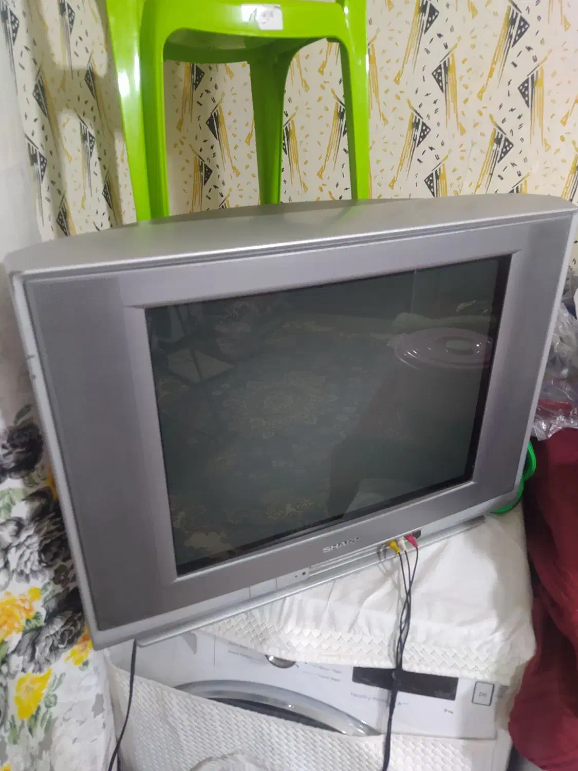 تلویزیون ۲۱صفحه تخت شارپ ژاپنی بشرط کار|تلویزیون و پروژکتور|کرمانشاه, |دیوار