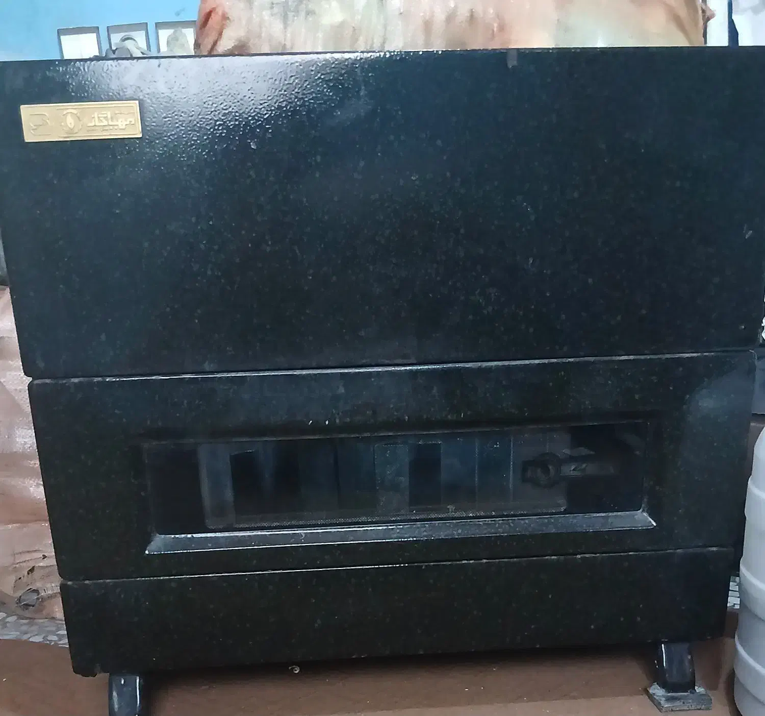 یک بخاری سالم می تونی امتحان کنید بعد ببرین|بخاری، هیتر، شومینه|رشت, هلال احمر|دیوار