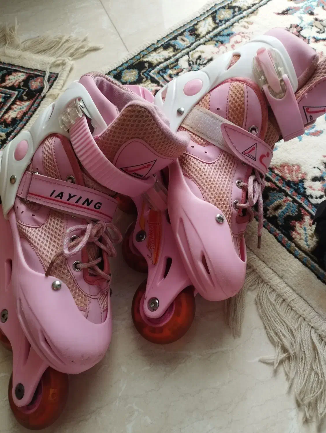 اسکیت کاملاً سالم دخترانه سایز 26تا29|دوچرخه، اسکیت، اسکوتر|پردیس, فاز ۲|دیوار