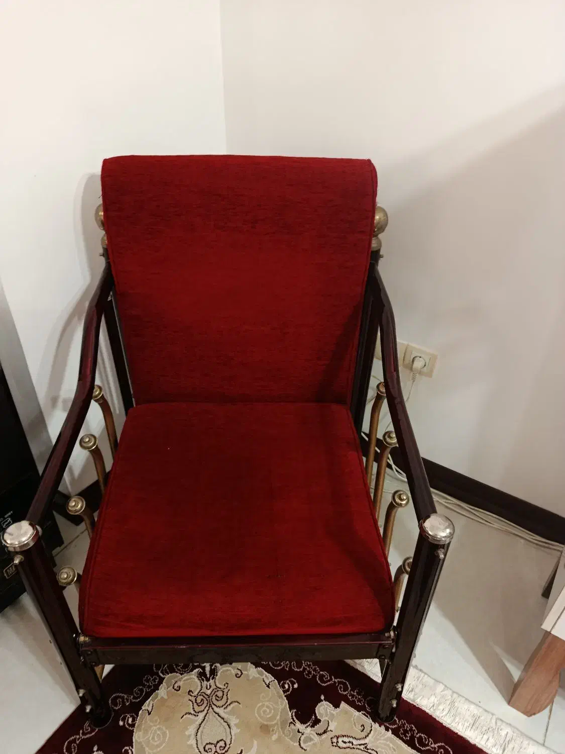 مبل زرشکی در حد نو|مبلمان خانگی و میز عسلی|ساری, |دیوار