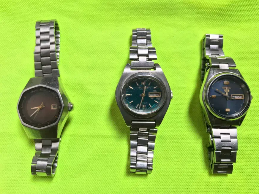 ۸ ساعت قدیمی|کلکسیون اشیاء عتیقه|تبریز, |دیوار