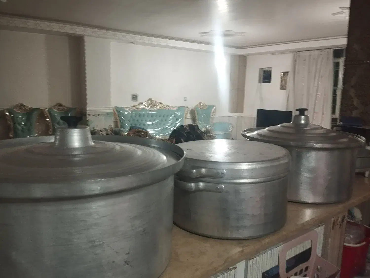 قابلمه|ظروف پخت‌وپز|یاسوج, |دیوار