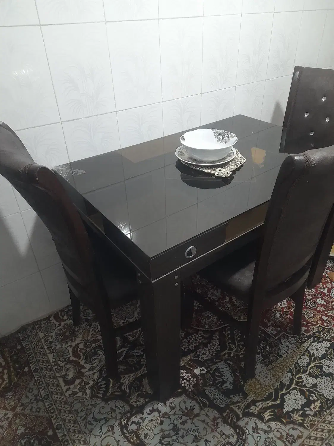 میز غذا خوری وزیر تلوزیون چوبی سنگین سالم|میز و صندلی غذاخوری|هیر, |دیوار