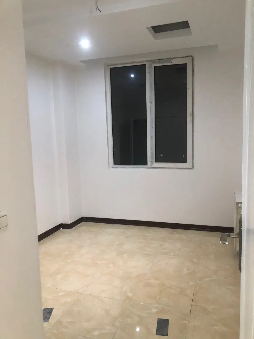 آپارتمان  ۸۶  متر ۲ خواب / فول رنگ بازسازی / لوکس