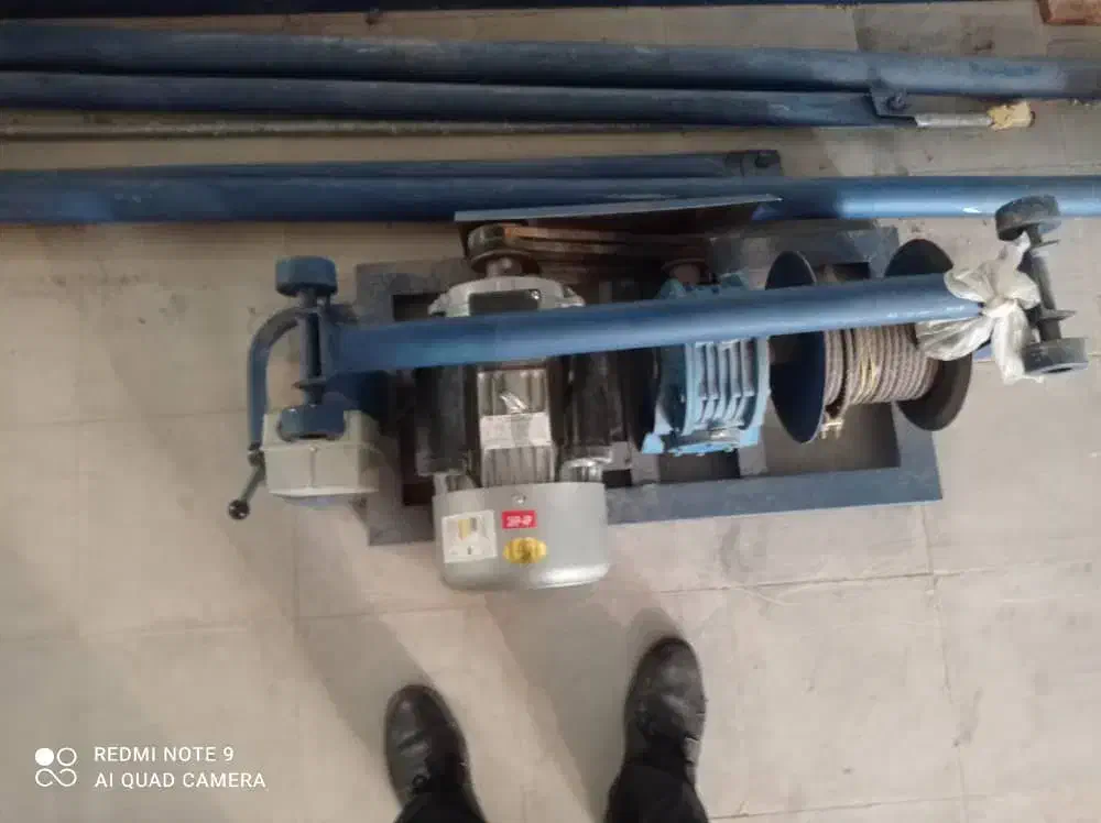 یک دستگاه بالابر ساختمانی ۱۴۵۰|مصالح و تجهیزات ساختمان|فسا, |دیوار