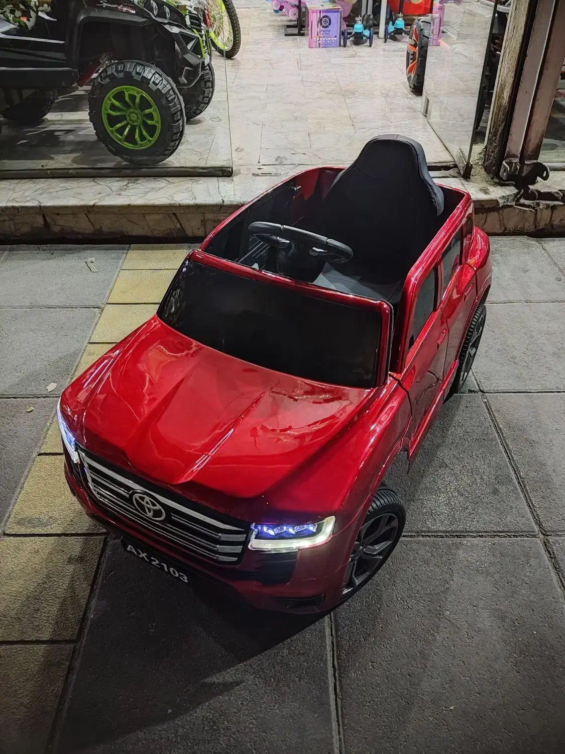 ماشین شارژی لندکروز (۲موتور)|اسباببازی بچه|مشهد, مصلی (کارمندان اول)|دیوار