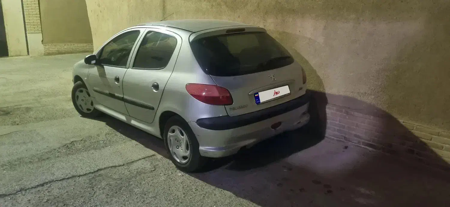 ۲۰۶ ۸۸ نقره ای|خودرو سواری و وانت|اردکان, |دیوار