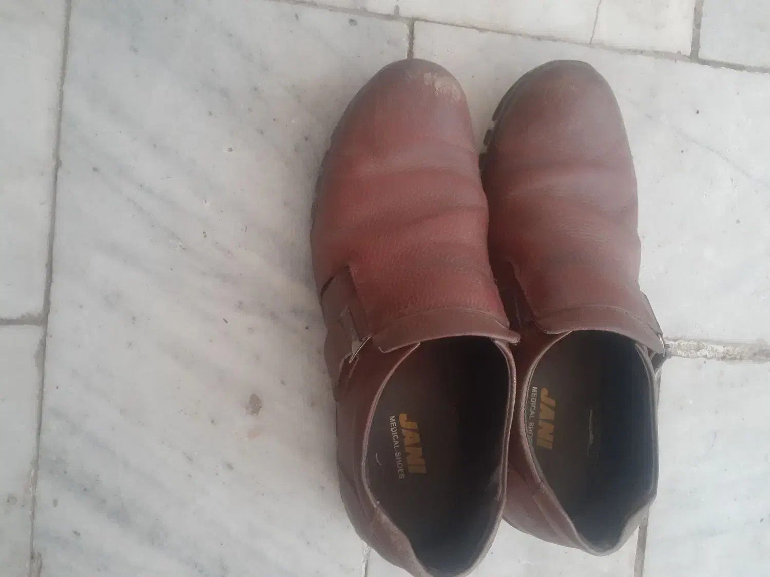 کفش کار کرده|کیف، کفش، کمربند|نیشابور, چمبران|دیوار