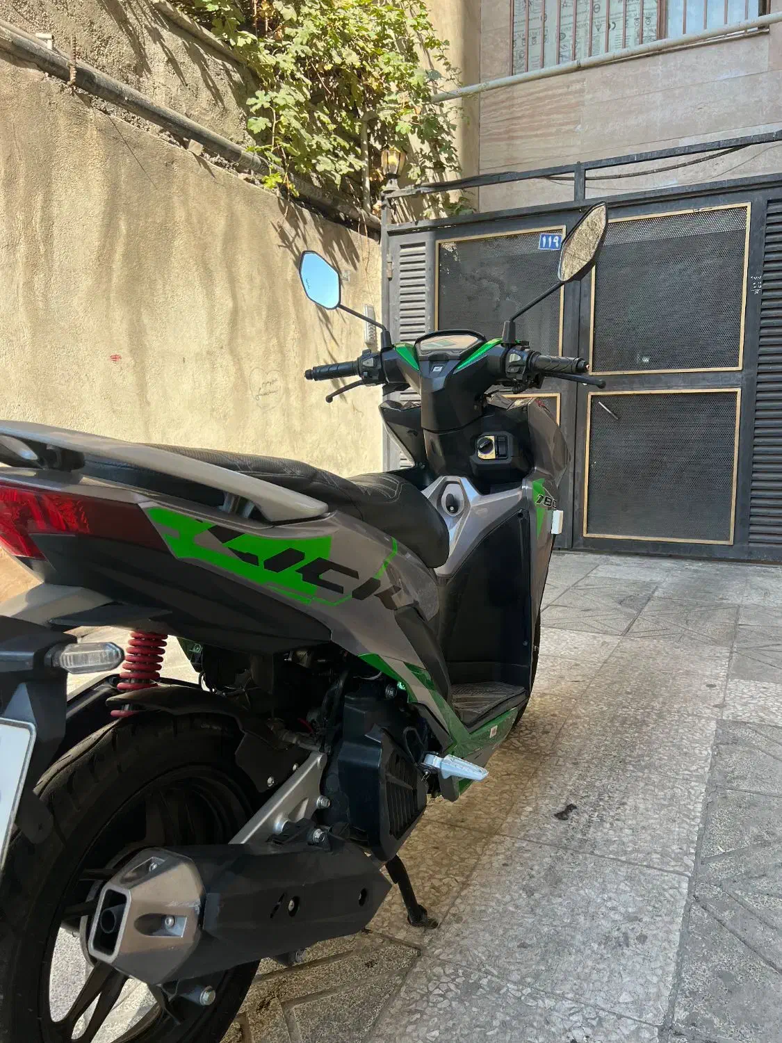 طرح کلیک۱۸۰ ایروکس موتور|موتورسیکلت|اندیشه, اندیشه فاز ۶|دیوار