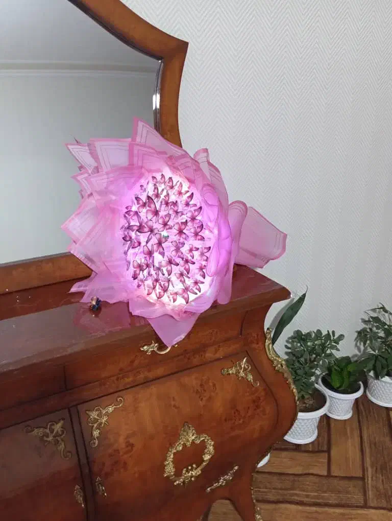 دسته گل پروانه کادو روز مادر|گل مصنوعی|تبریز, |دیوار