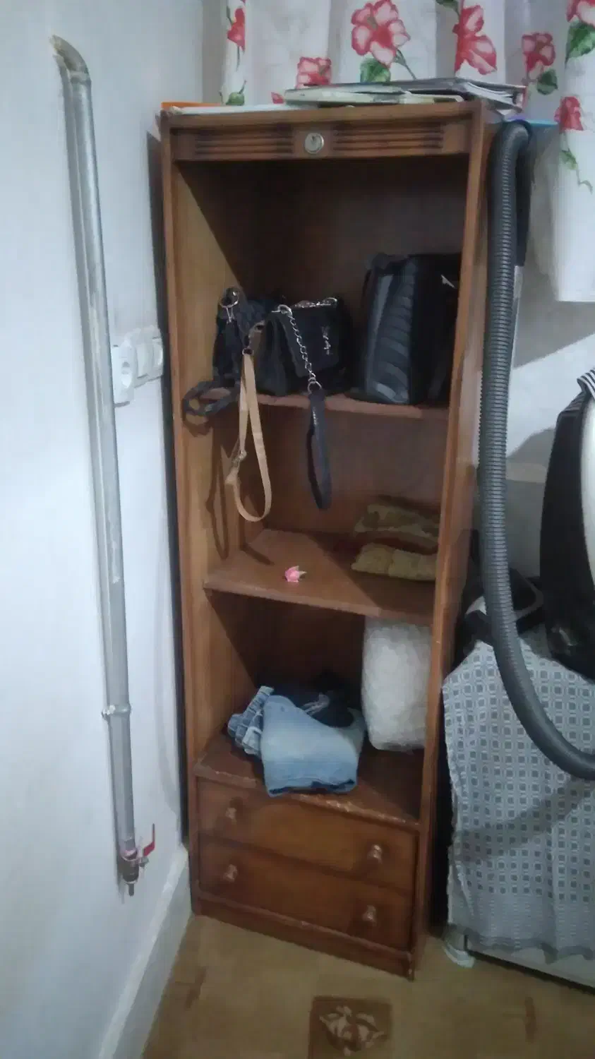 کمد اولی ۵۰۰ ت کمد دومی ۱و ۵۰۰ ت|جاکفشی، کمد، دراور|سبزوار, قصبه شرقی|دیوار