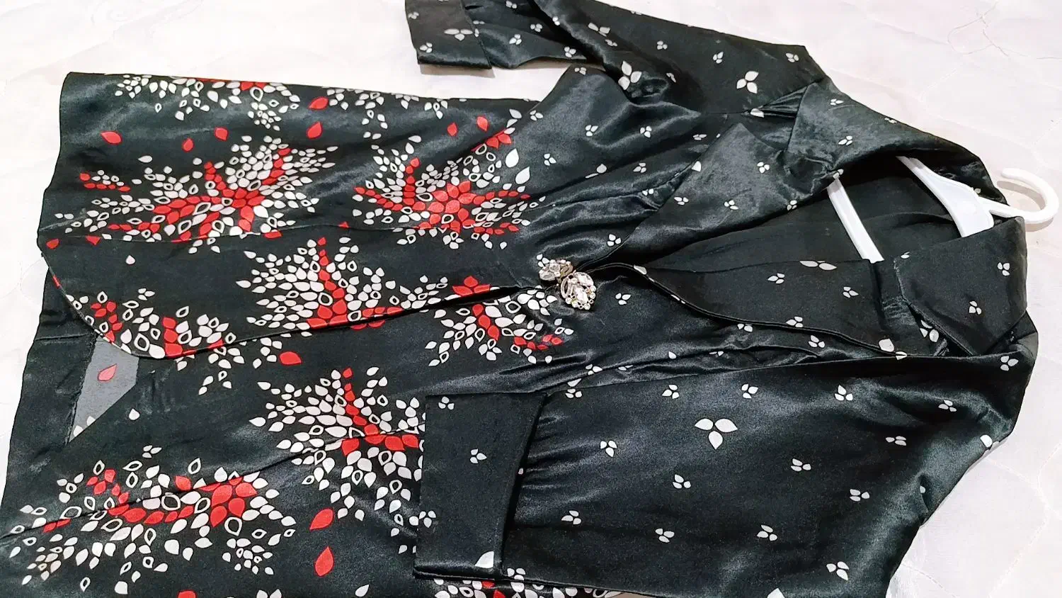 دوتاکت نو، جنس کرپ اصل و ساتن،|لباس|بم, |دیوار