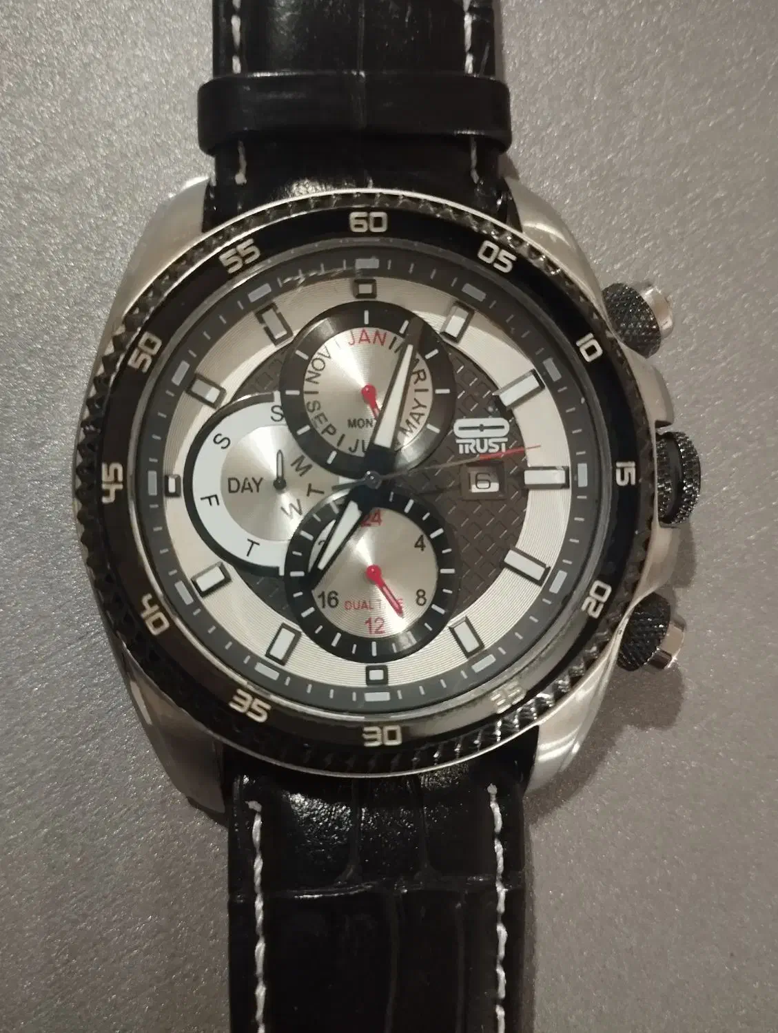 ساعت تراست|ساعت|محمدشهر, محمدشهر|دیوار