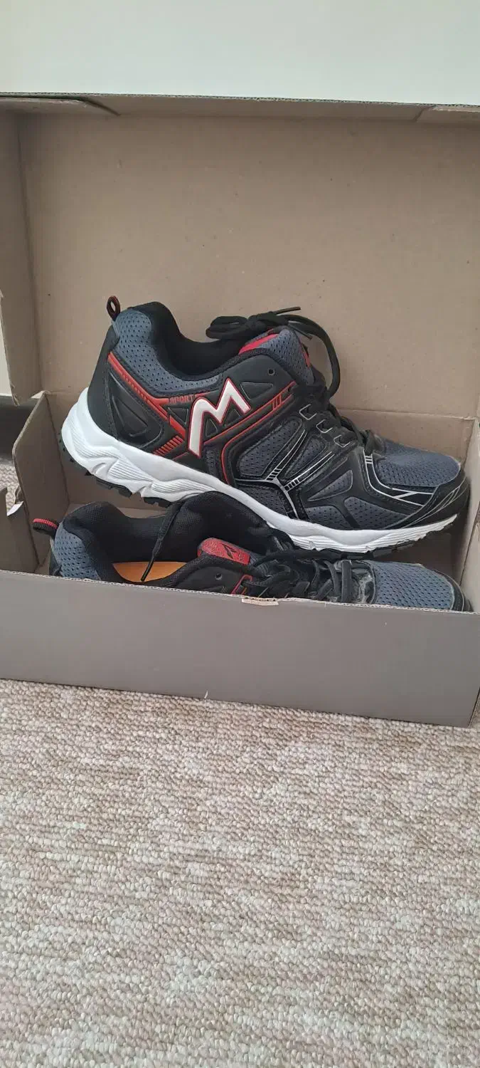 کفش اسپرت|کیف، کفش، کمربند|اصفهان, کوی امیریه|دیوار