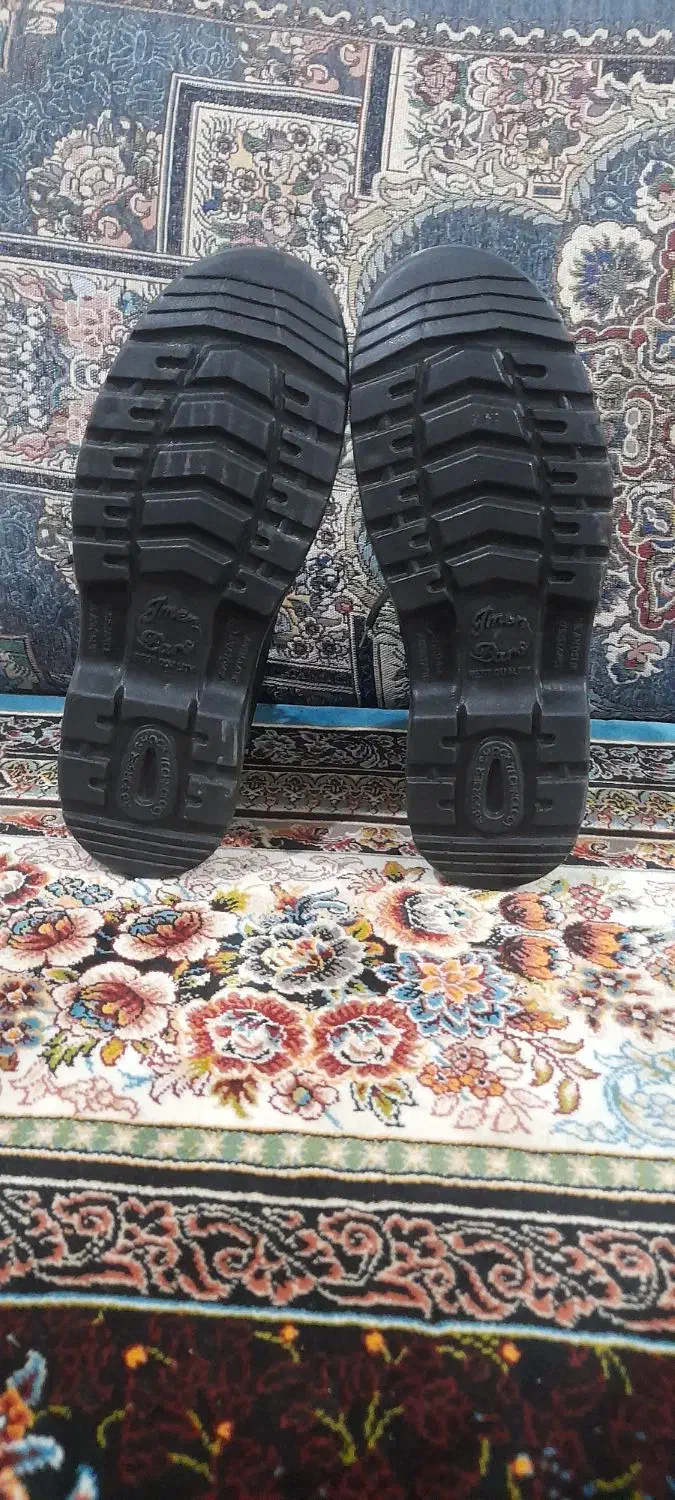 پوتین|کیف، کفش، کمربند|خان ببین, |دیوار