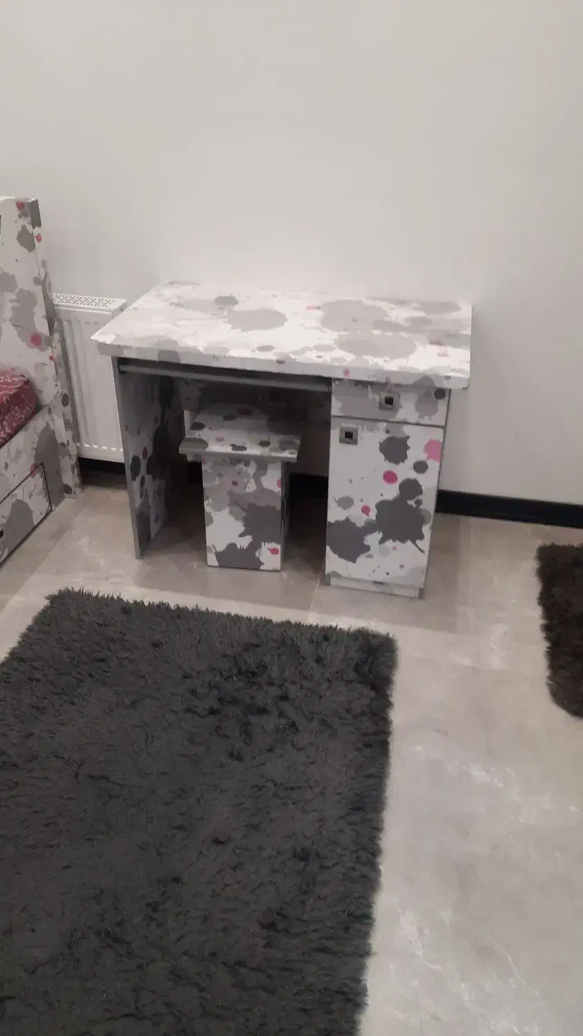 تخت تک نفره و میز تحریر ام دی اف|تخت و سرویس خواب|رشت, جهاد|دیوار