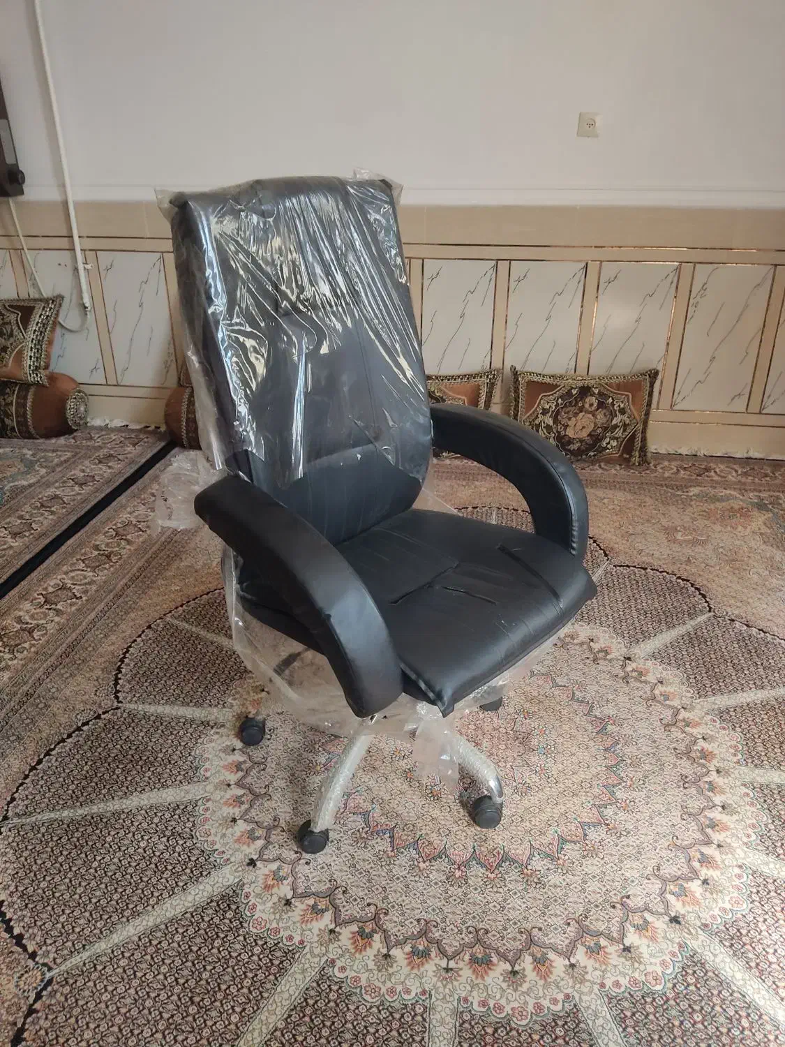 صندلی|صندلی و نیمکت|دهدشت, |دیوار