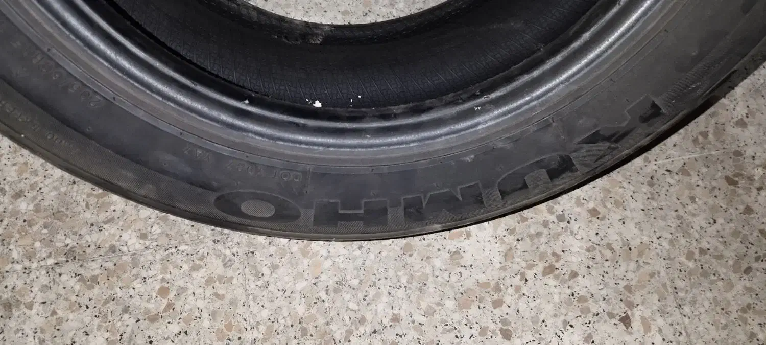 لاستیک کومهو|قطعات یدکی و لوازم جانبی|اسلامشهر, زرافشان|دیوار