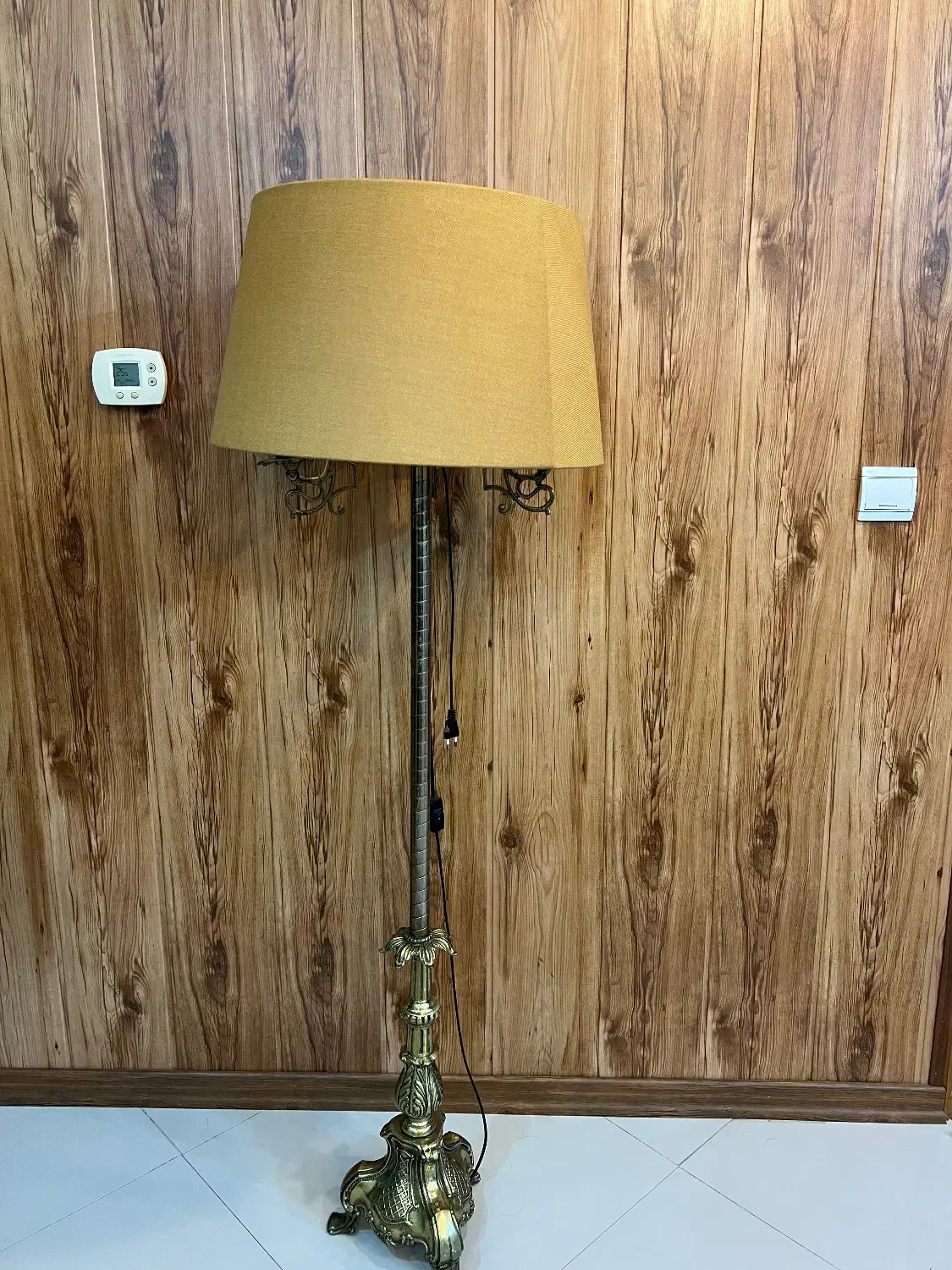 آباژور پایه برنج|چراغ خواب و آباژور|مشهد, دانشجو|دیوار