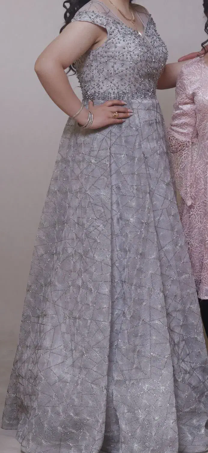 لباس مجلسی|لباس|کبودرآهنگ, |دیوار