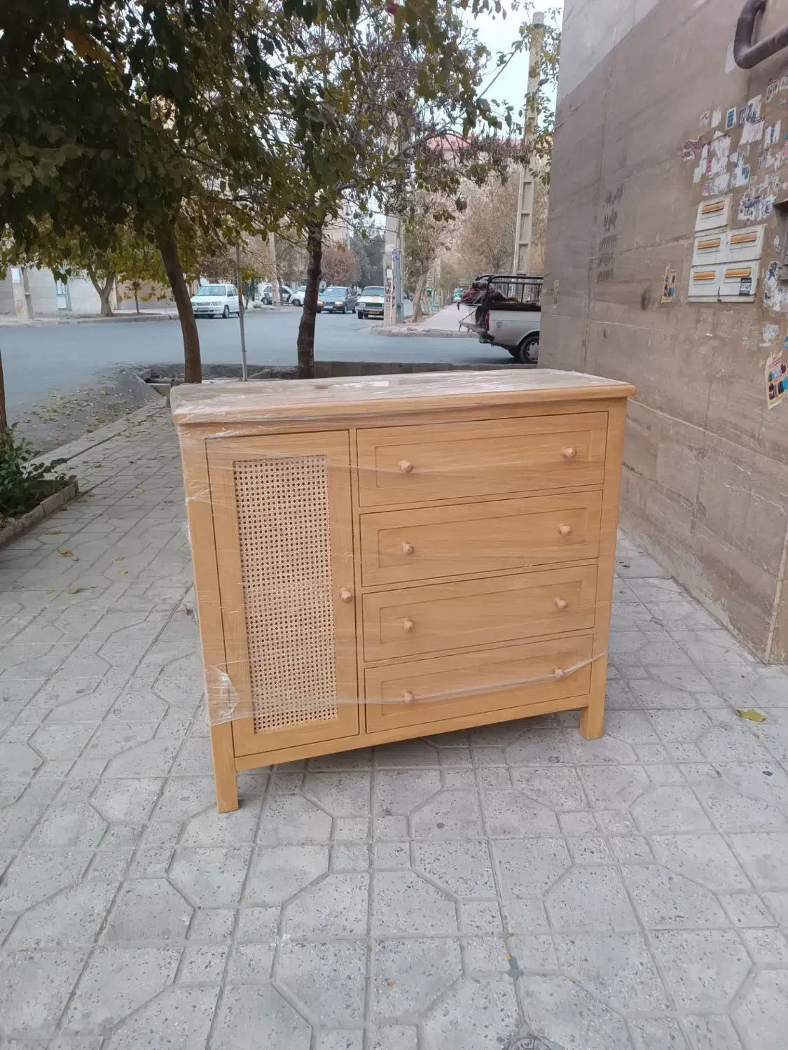 دلاور|جاکفشی، کمد، دراور|اسلام‌شهر, شهرک قائمیه|دیوار