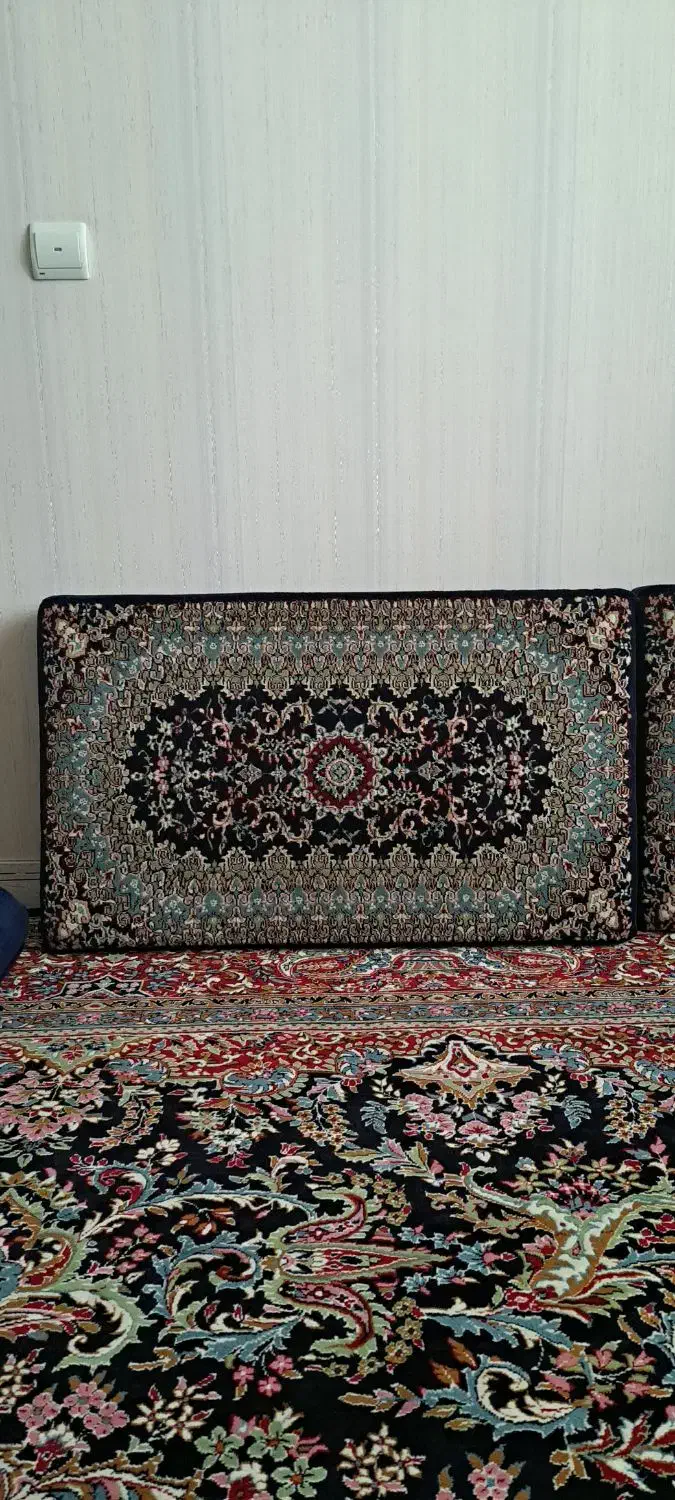 پشتی|پشتی|ملایر, |دیوار