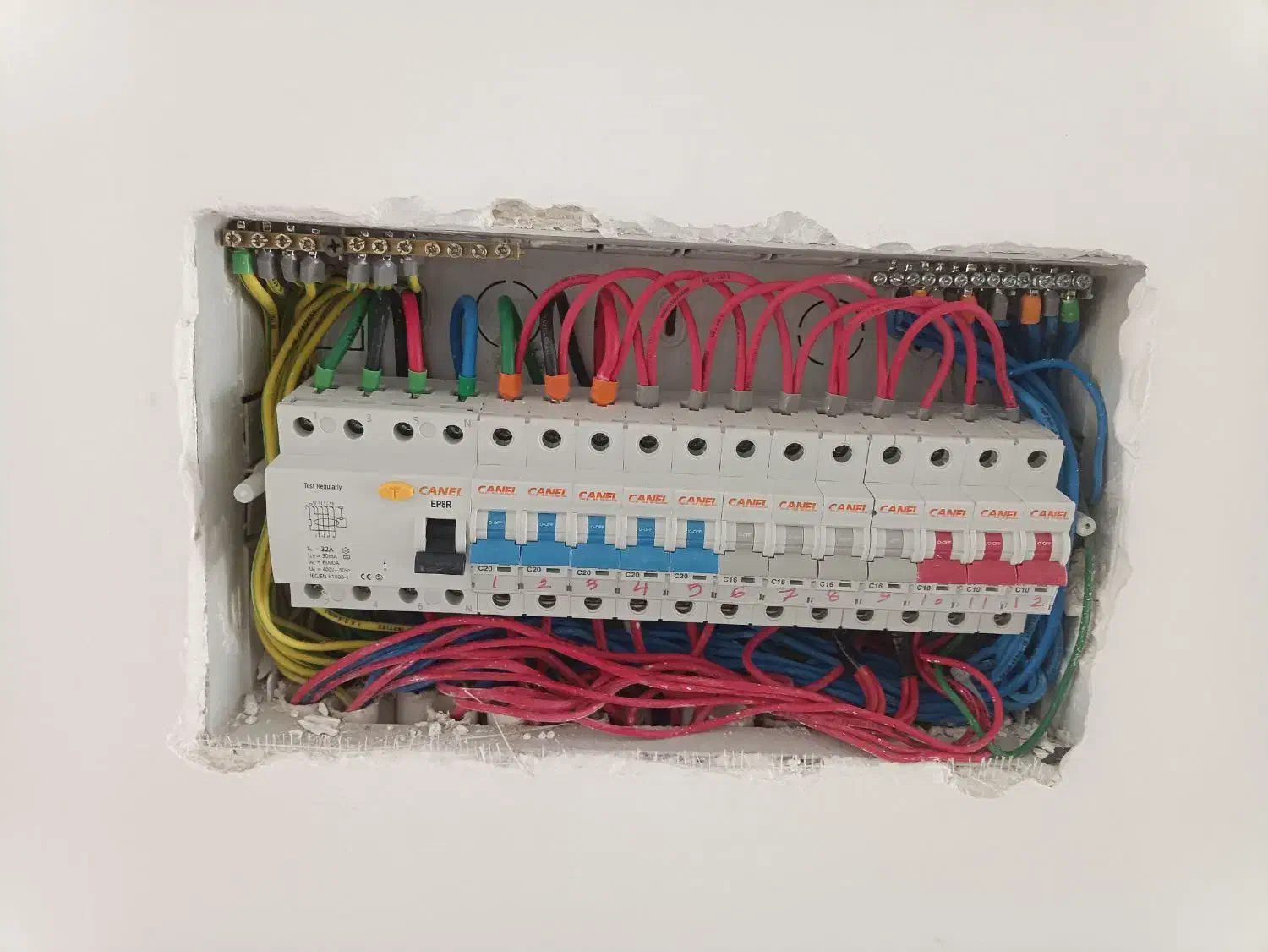 برقکاری ساختمان و اجرا فیبر نوری و نورپردازی|خدمات پیشه و مهارت|اصفهان, خانه اصفهان|دیوار