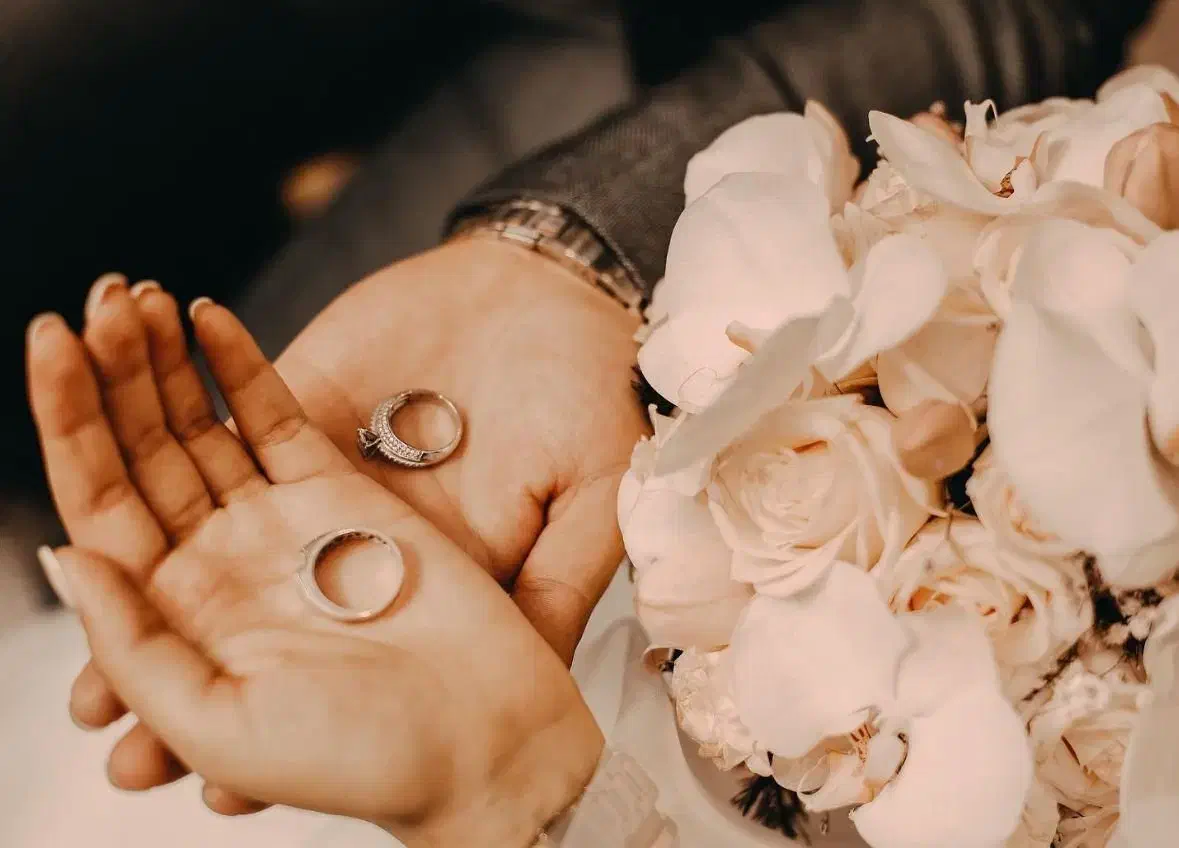 نیازمند زوج و عروس داماد مدل عکاسی|خدمات پذیرایی، مراسم|صدرا-فارس, فاز ۱|دیوار