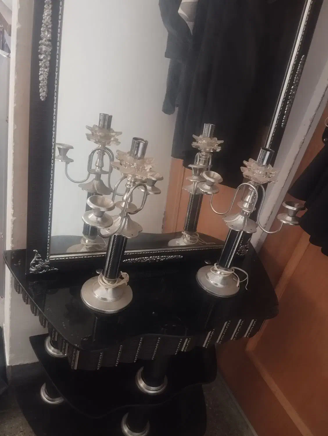 اینه و شمعدان|آینه|بروجرد, |دیوار