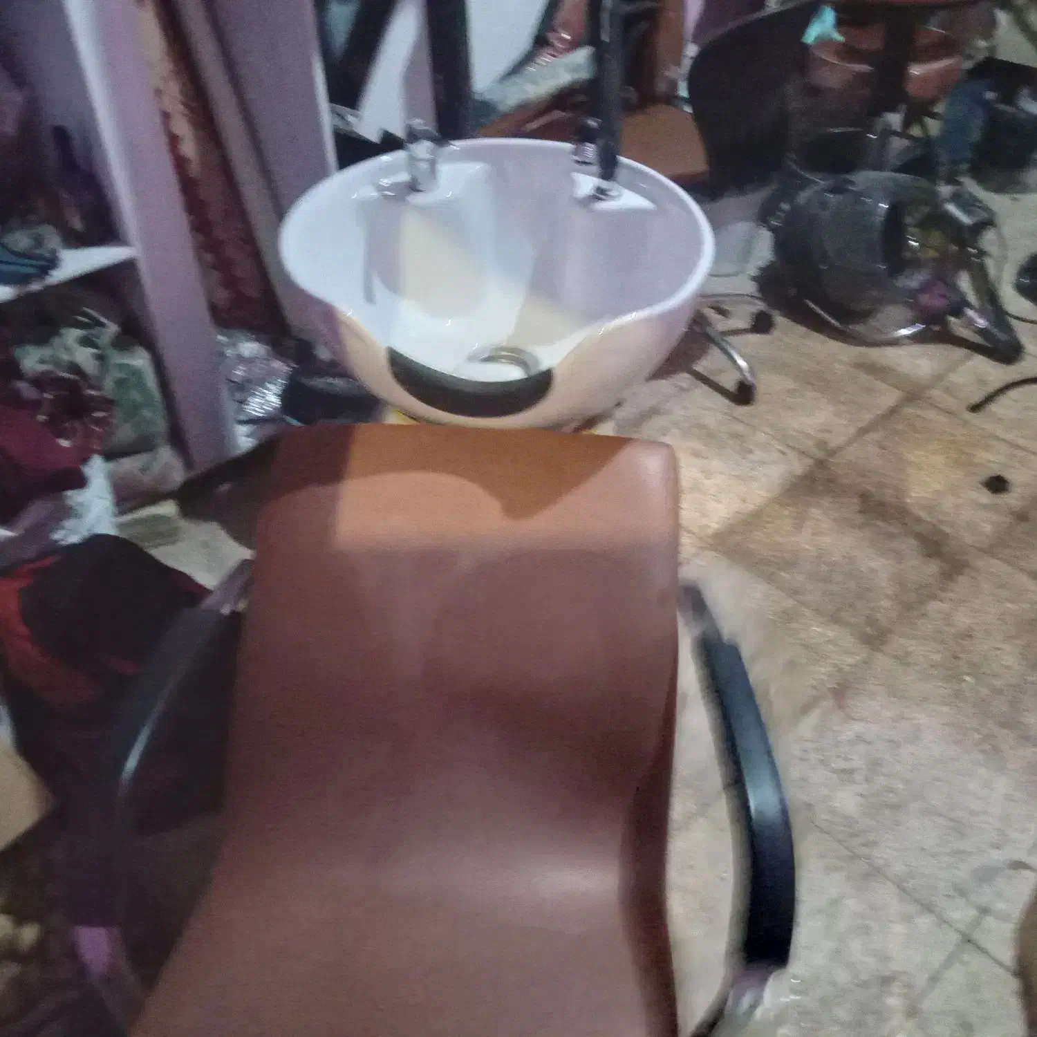 وسایل سالن آرایشگاه|آرایشگاه و سالن‌های زیبایی|کرمانشاه, |دیوار