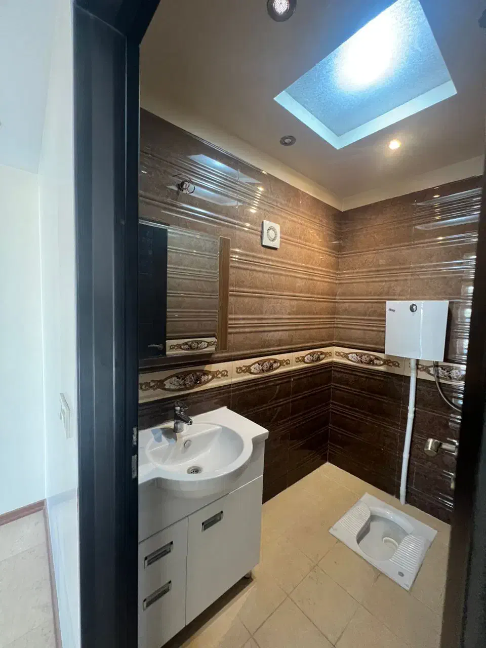 60م1خ تخلیه ط3بااسانسورغ میدان7حوض