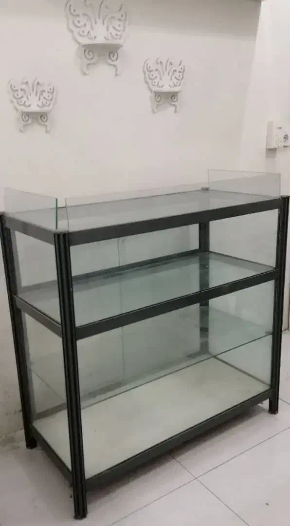 ویترین آلومینیوم و شیشه ای|فروشگاه و مغازه|بندر انزلی, لیچارگی حسن رود|دیوار