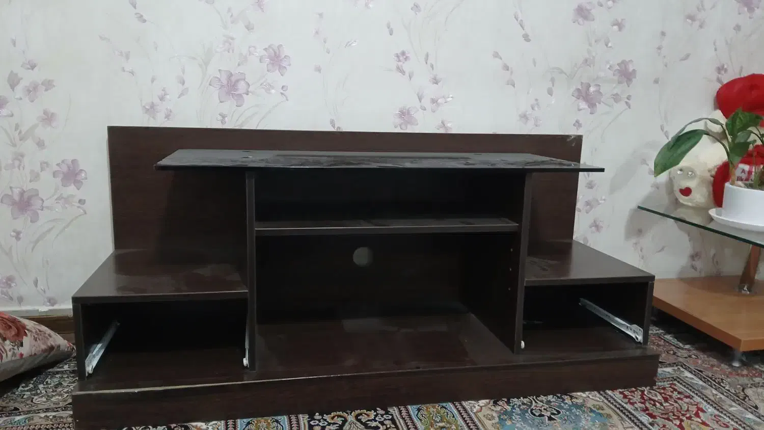 میز تلویزیون|میز تلویزیون|رباط‌کریم, مسکن مهر آبشناسان|دیوار