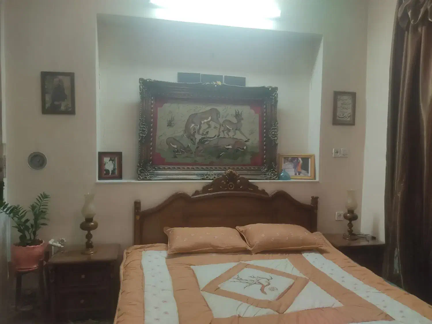 سرویس خواب دو نفره چوبی کلاسیک و زیبا|تخت و سرویس خواب|شیراز, دلگشا|دیوار