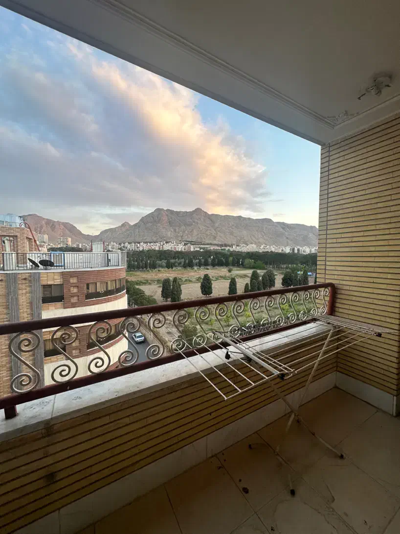 امیریه/دکتر حسابی۱۷۶متر تکواحد ۳بر نور ۳خ ویو عالی|فروش آپارتمان|اصفهان, کوی امیریه|دیوار