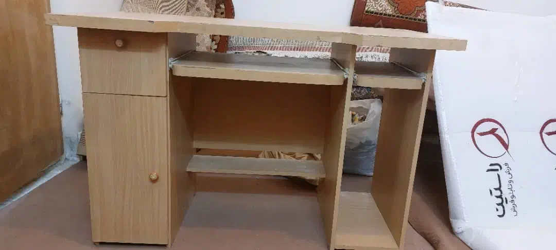 میز تحریر و کامپیوتر|میز تحریر و کامپیوتر|کاشان, امیرکبیر|دیوار