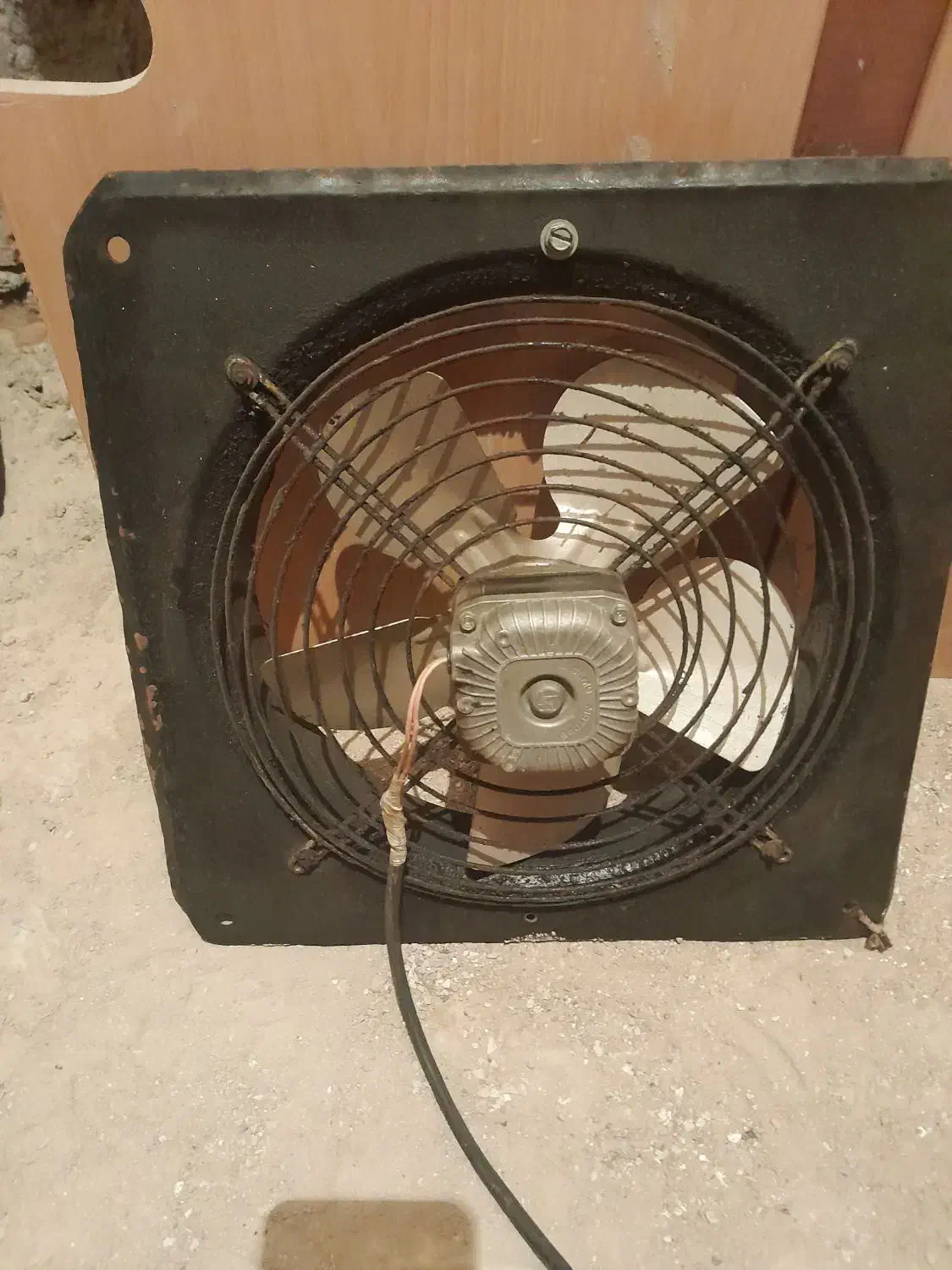 هواکش|پنکه و تصفیه‌کنندهٔ هوا|تبریز, |دیوار