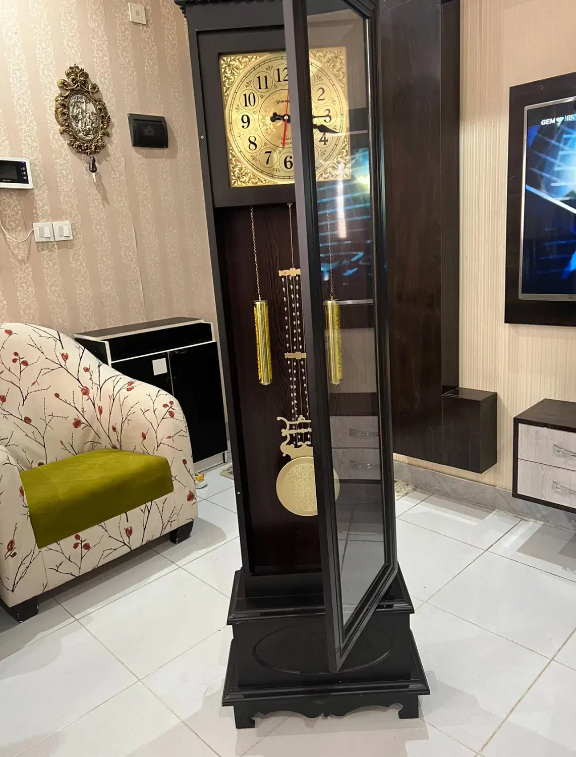 ساعت ایستاده کاملا سالم|ساعت دیواری و تزئینی|رشت, منظریه|دیوار