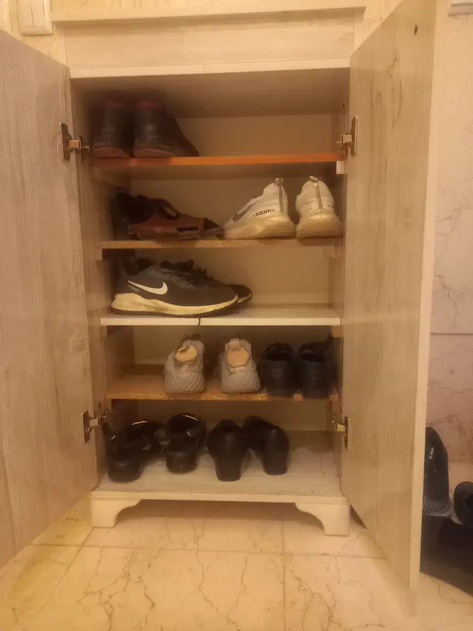 جاکفشی|جاکفشی، کمد، دراور|بروجرد, |دیوار